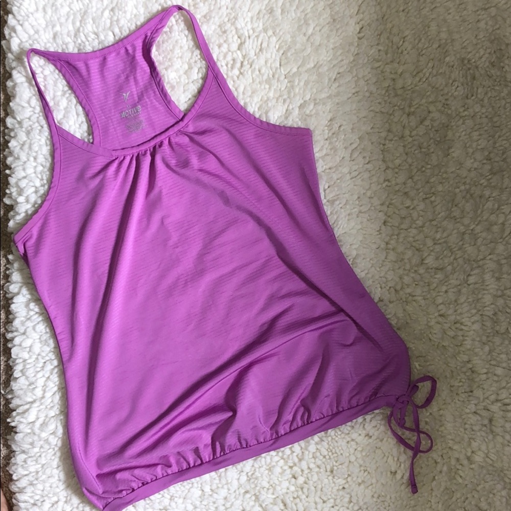 Old Navy Active Top. Lilac. XS. NWOT.